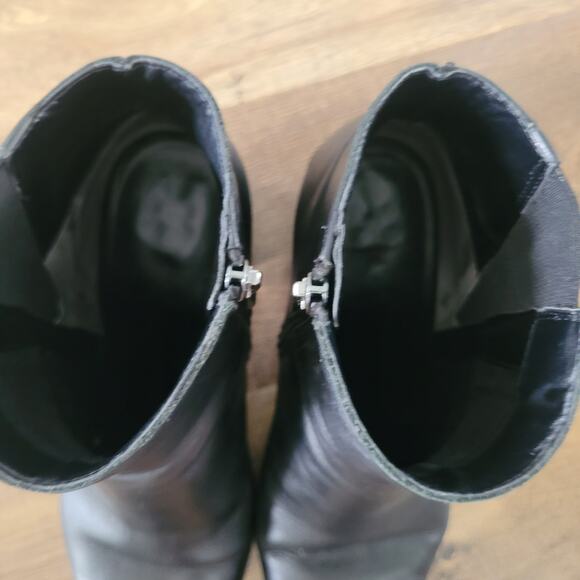 Franco Sarto Bette Women's Black Chelsea Boots Size 9.5M Ankle Booties Chic - Picture 11 of 16